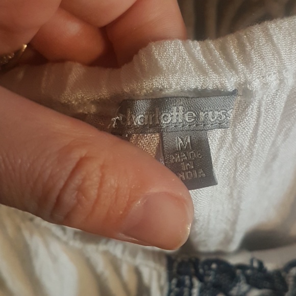 White blouse - Picture 2 of 2